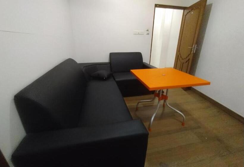 酒店 Mubarak Family Restaurant