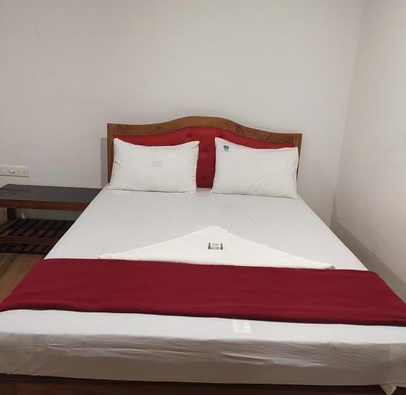 酒店 Mubarak Family Restaurant