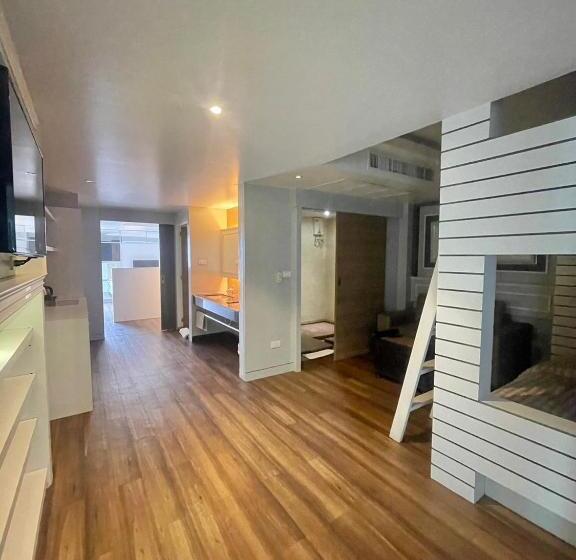 Отель Ocean Breeze Inn   Beach Front