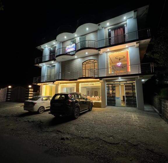 فندق Prafull By Peace Lily Group