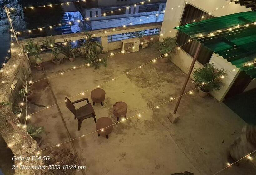 Hotel Gorakhnath Guest House