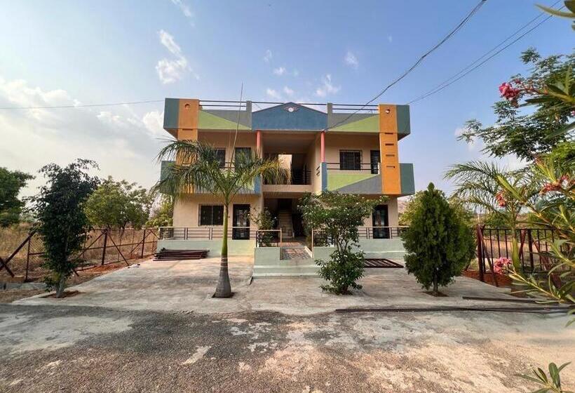 בית מלון כפרי Pvrr Hill View Resorts, Near Horsley Hills Road