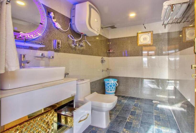 酒店 Regal Retreat