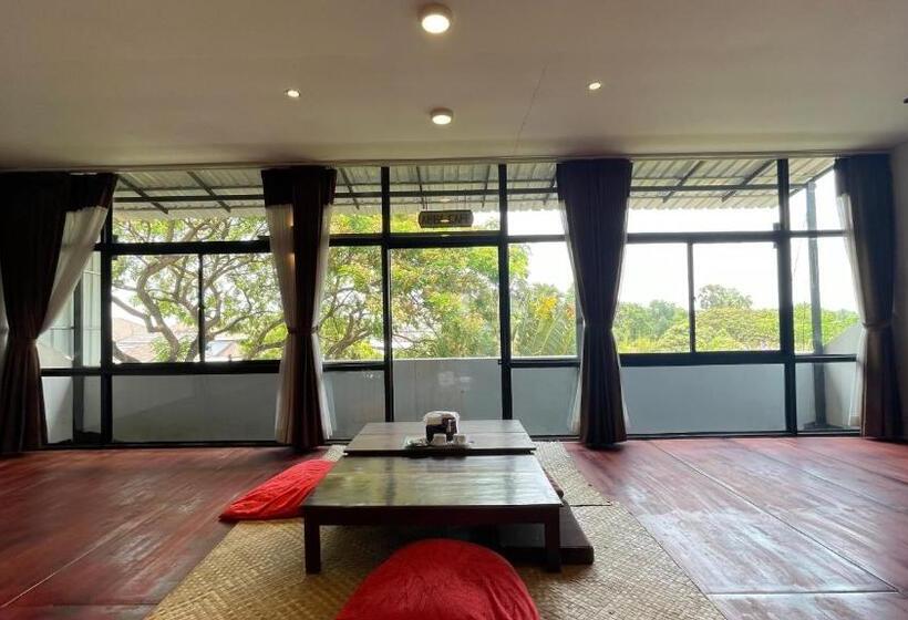 فندق Rocky Cafe & Mini Apartment