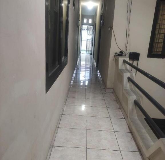 酒店 Spot On 93853 Budi Residence 2