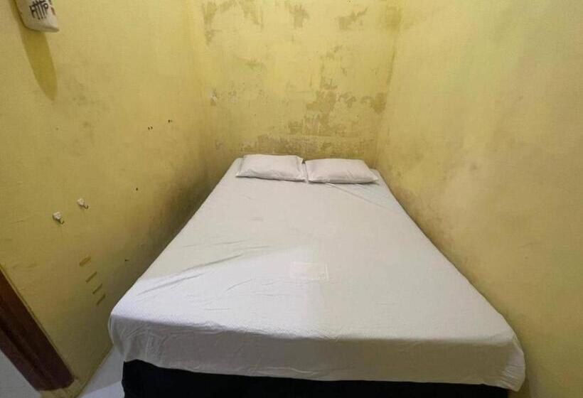 فندق Spot On 93879 Wunut Homestay Syariah