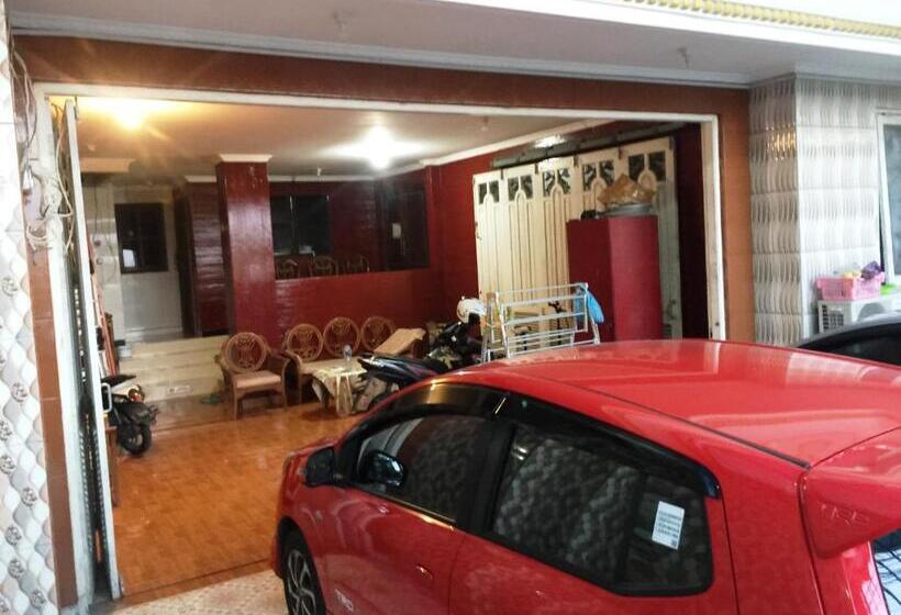 בית מלון כפרי Spot On 93880 Guest House Bu Iin Syariah