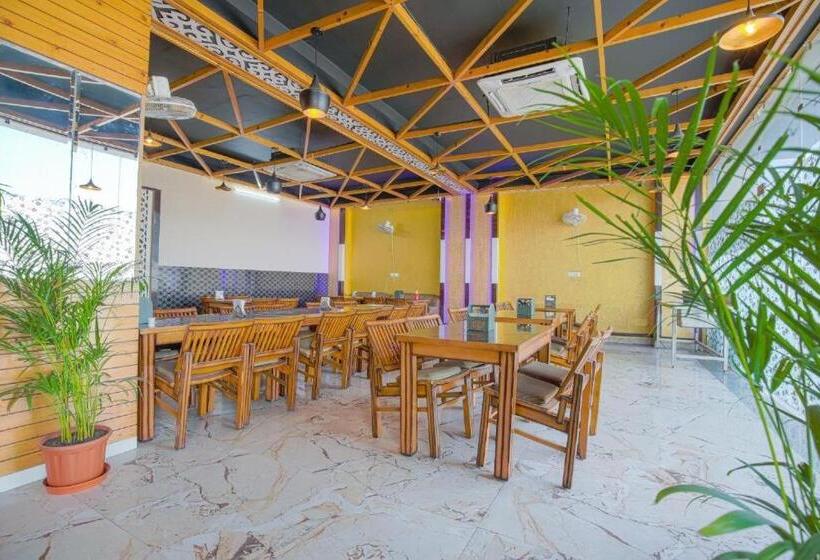 בית מלון כפרי Sqaure Philip