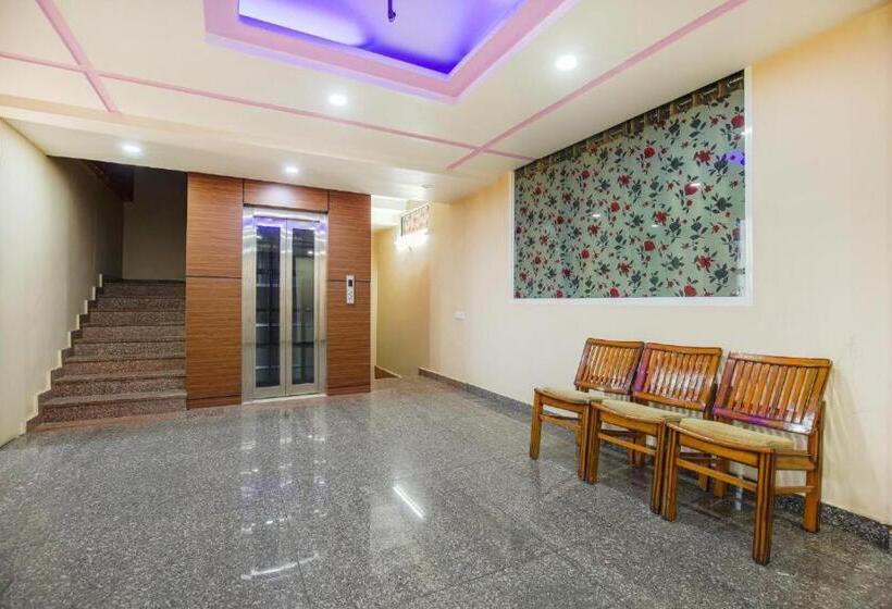 בית מלון כפרי Sqaure Philip