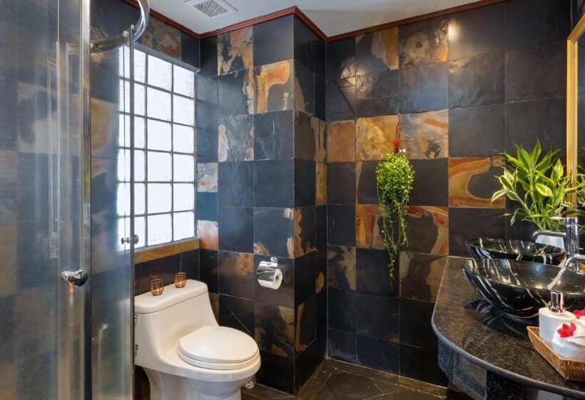 בית מלון כפרי Talay Naiharn