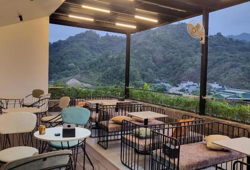 هتل Lotus Premium Lodge