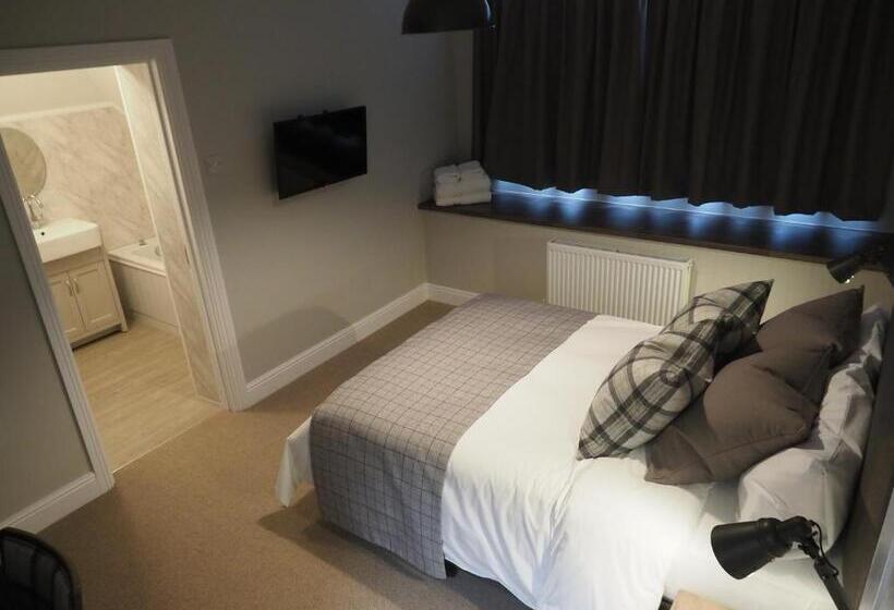 فندق The Pavilion Bisley