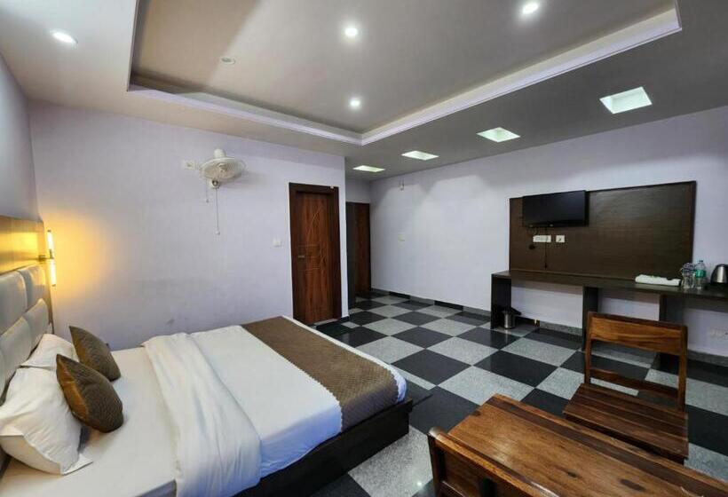 Отель The White House