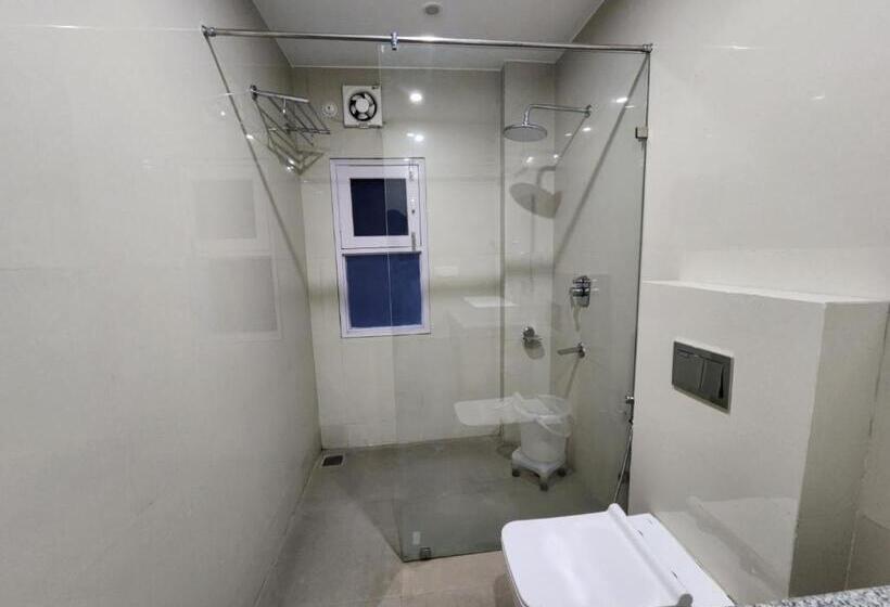 Отель The White House