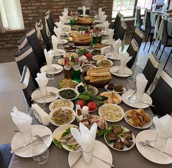 هتل Vachnadziani Wine Resort