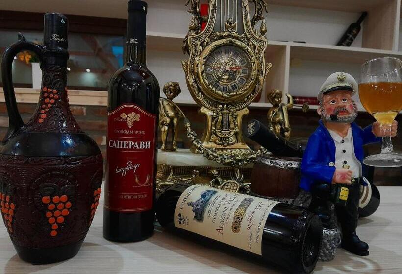 هتل Vachnadziani Wine Resort