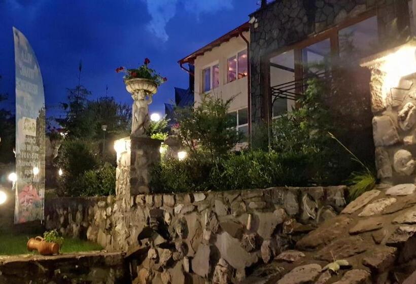 בית מלון כפרי Villa Titanic Residence Spa