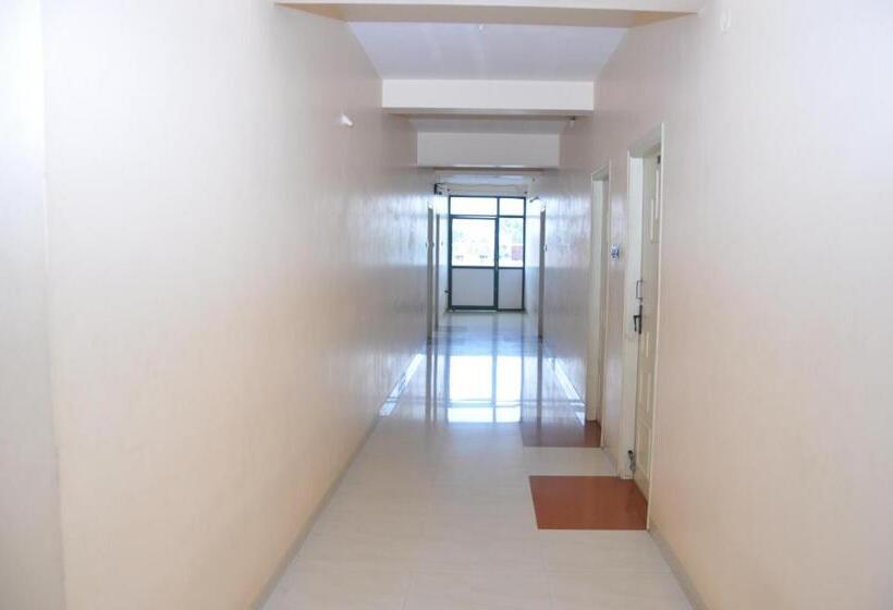 فندق Vinayaka Deluxe Lodge