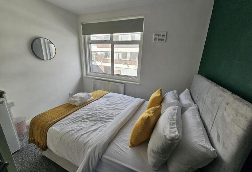 膳宿费 Livestay Affordable En Suite Studio Rooms In London, N14