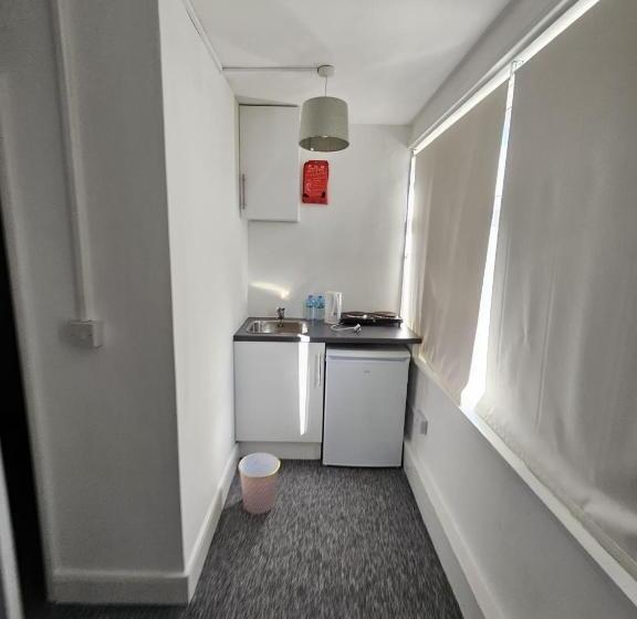 膳宿费 Livestay Affordable En Suite Studio Rooms In London, N14