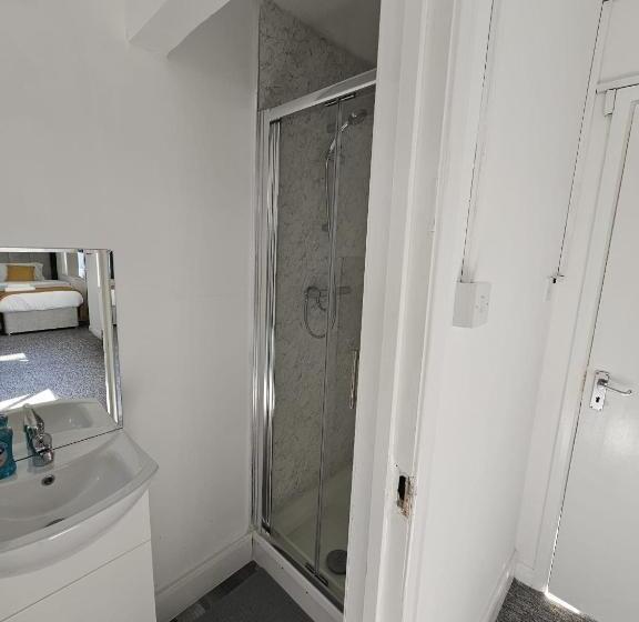 膳宿费 Livestay Affordable En Suite Studio Rooms In London, N14