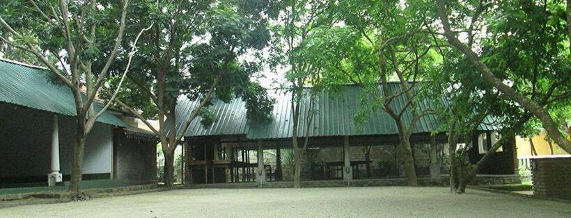 פנסיון Ashok Hotel Anuradhapura