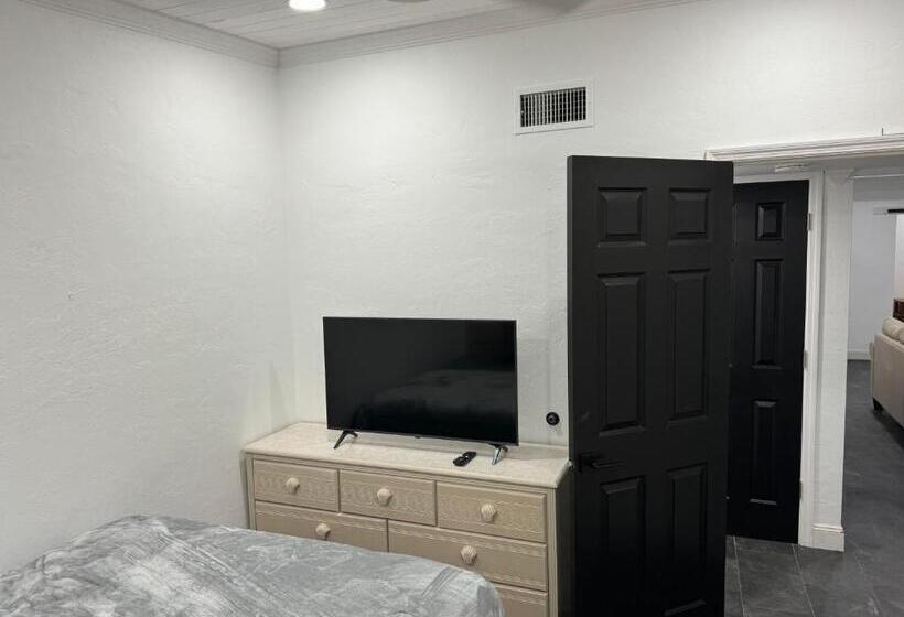 بنسيون Beautiful Pool House Port Charlotte