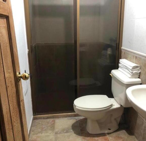 بنسيون Casa Las Trojes