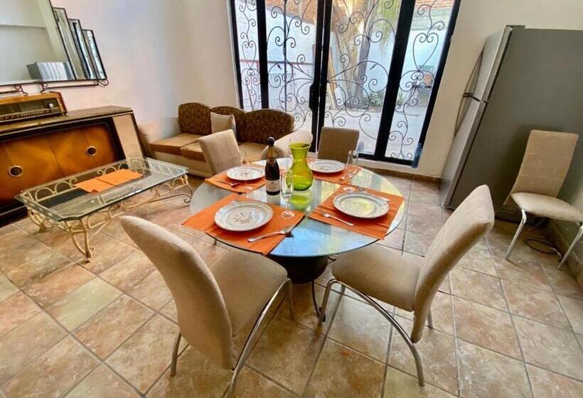 بنسيون Casa Las Trojes