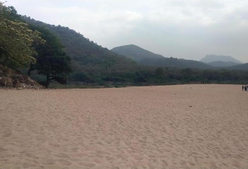 ペンション Dd Golden River View Resort