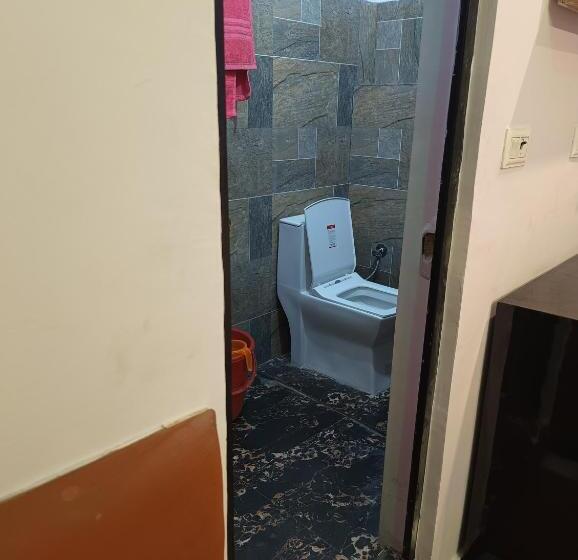 بنسيون Fauzi Guest House