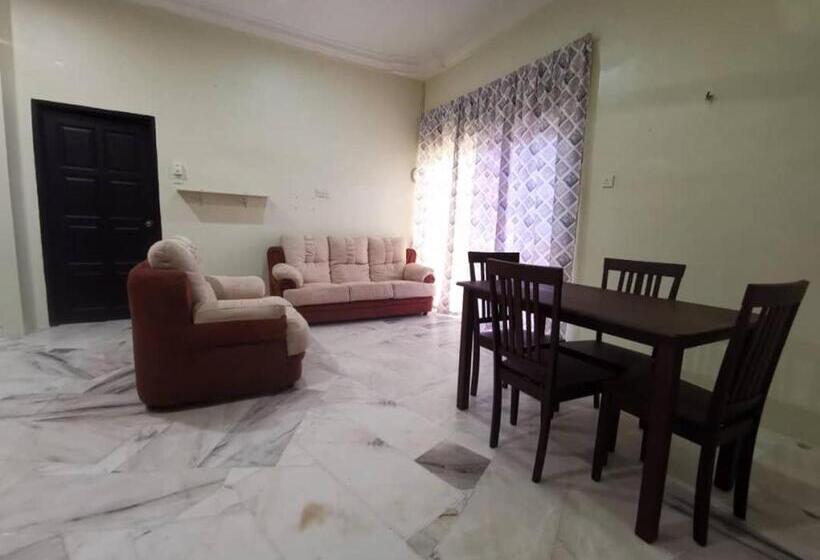 פנסיון Kejora Guest House