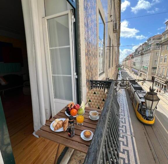 پانسیون Lindo Quarto Com Varanda No Centro De Lisboa