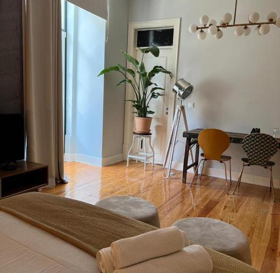 پانسیون Lindo Quarto Com Varanda No Centro De Lisboa