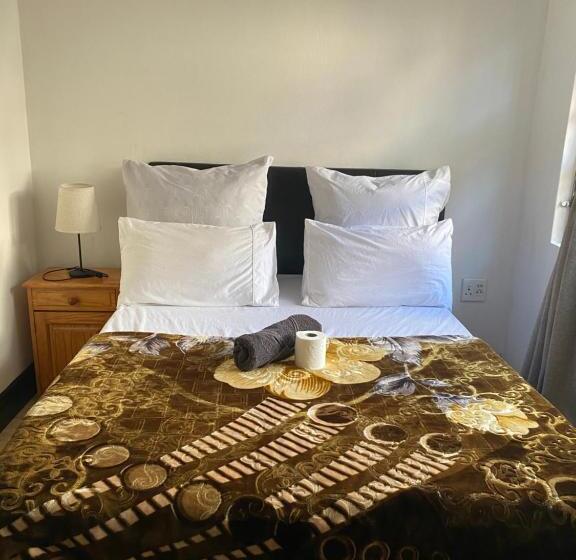 پانسیون Ludinz Guest House & Self Catering