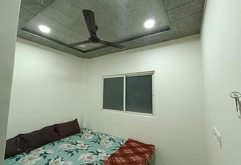 Pension Mahamaya Guest House