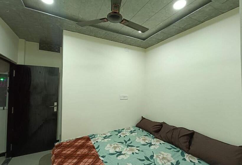 Pension Mahamaya Guest House