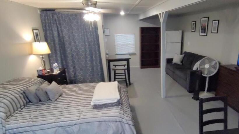 ペンション Make Yourself At Home