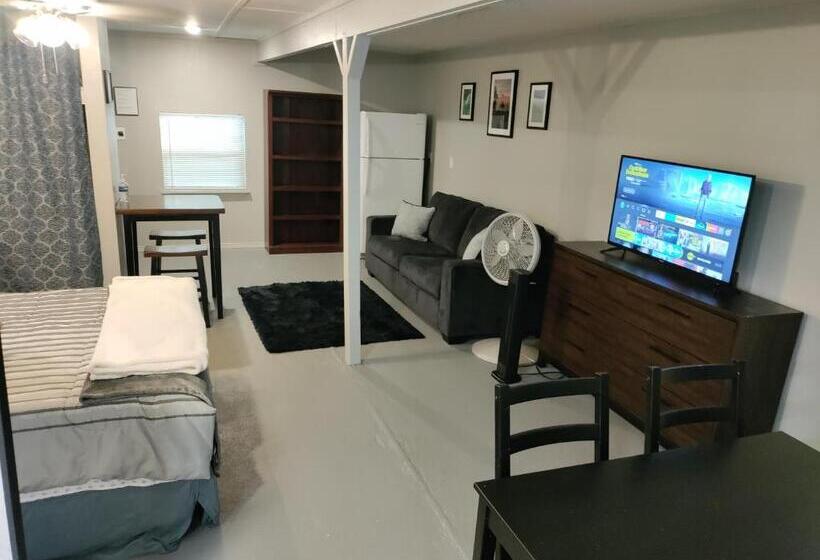 ペンション Make Yourself At Home