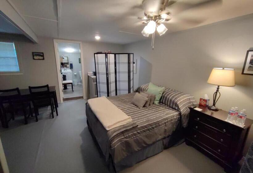 ペンション Make Yourself At Home