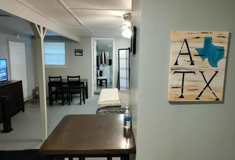 ペンション Make Yourself At Home