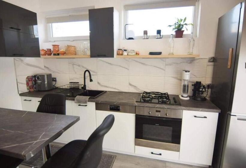 ペンション Marco Art Vendégház For 1  8 Persons