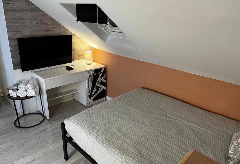 بنسيون Mini Hotel With Home Facilities In Hamilton West