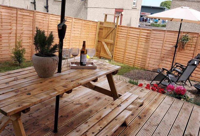 פנסיון Mini Hotel With Home Facilities In Hamilton West