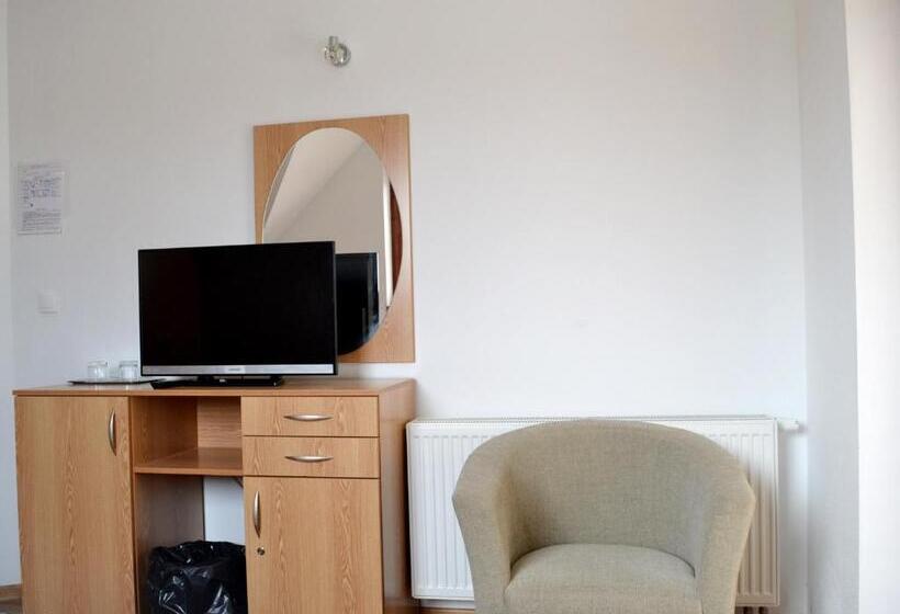 ペンション Penzion Carlos