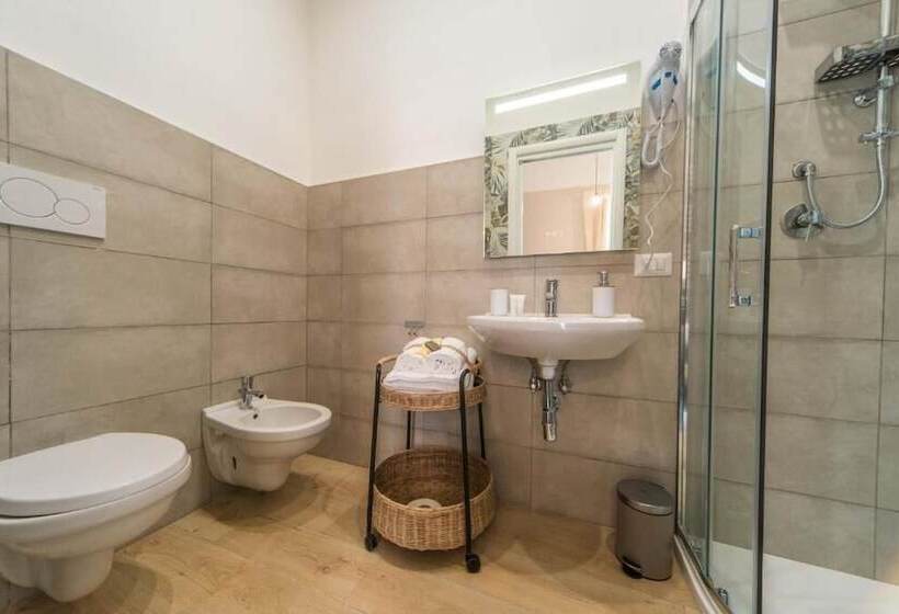 پانسیون Porto Trani Maison D  Hòtes