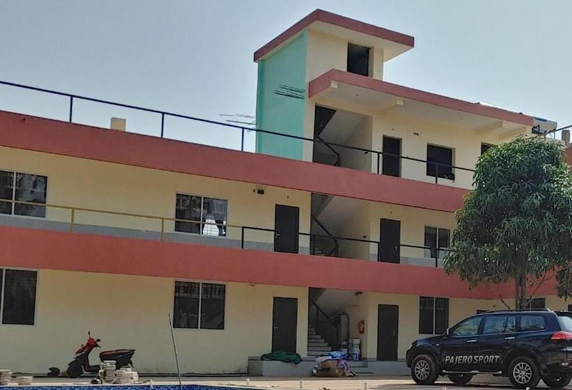 Пансион Six Star