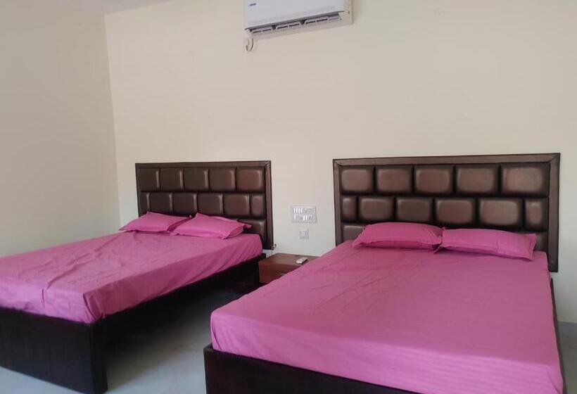 Пансион Six Star