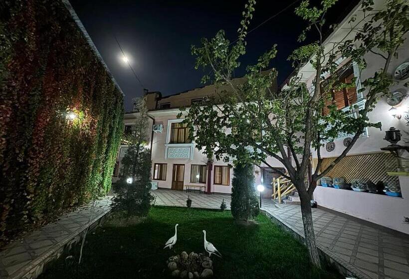 بنسيون Siyob Guest House &