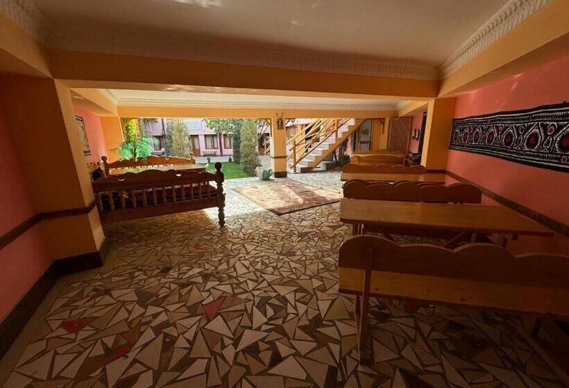 بنسيون Siyob Guest House &